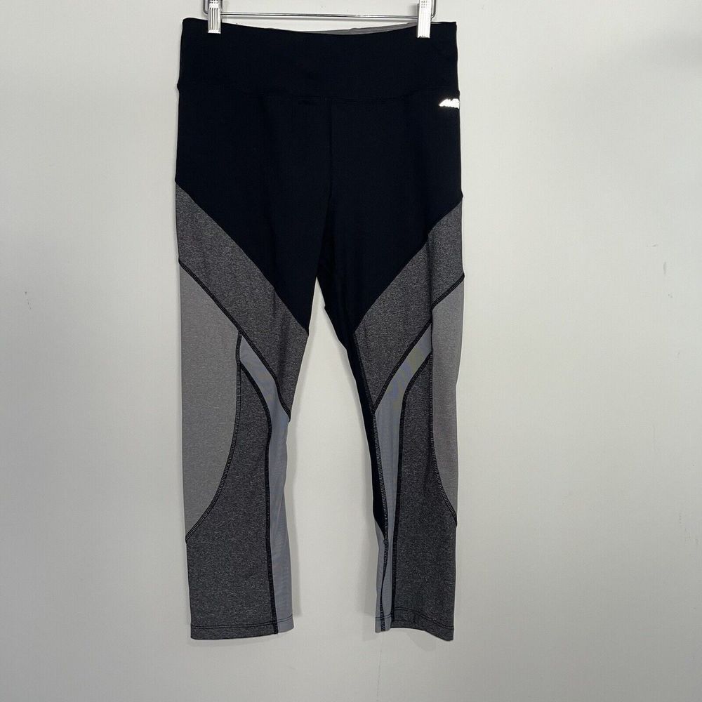 Avia Leggings Women's Medium 3/4 length Color Block Black Gray Athletic Stretchy